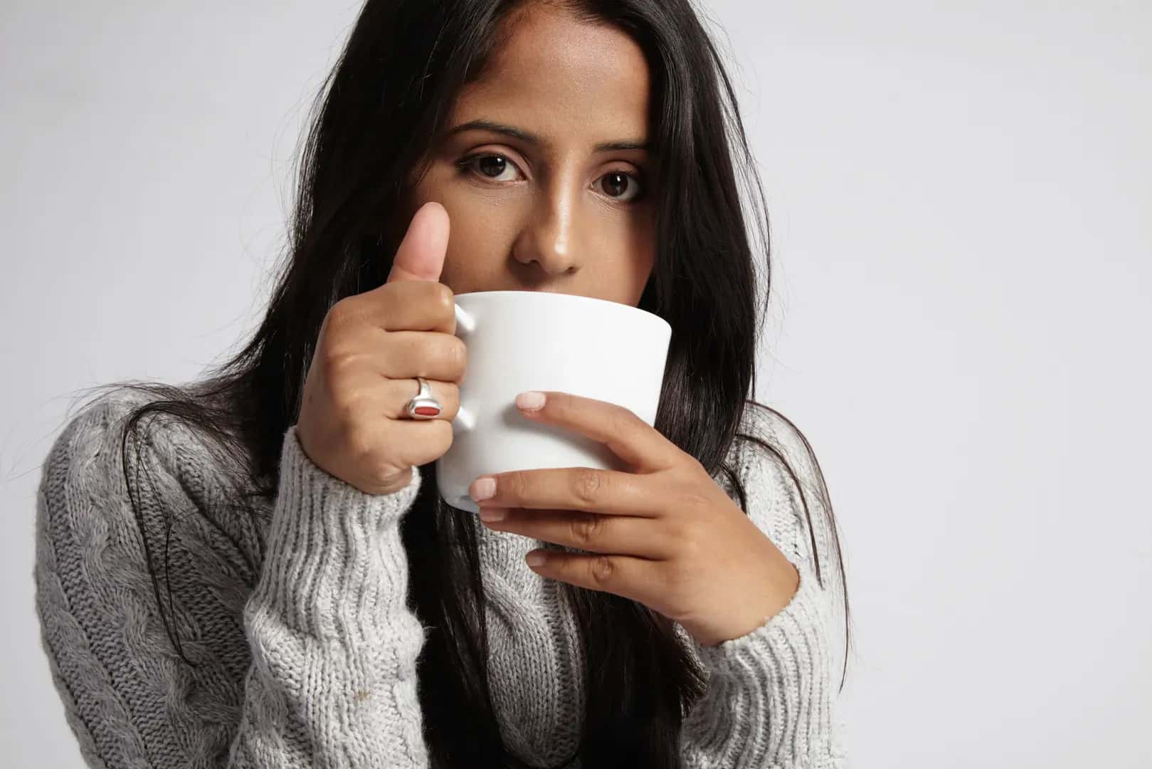 ¿El café mancha los dientes o es solo un mito?