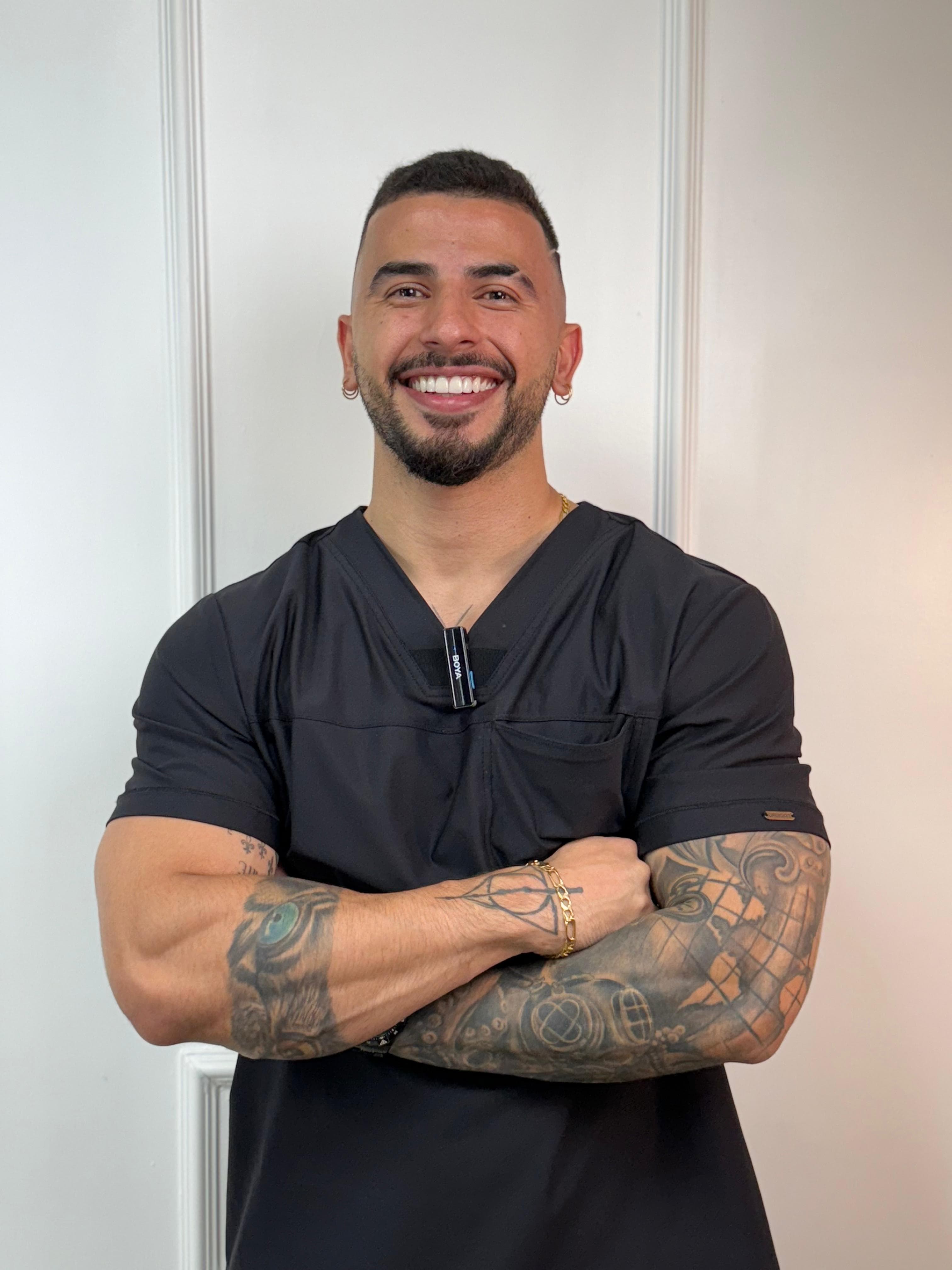 Dr. Jonhatan Cardona