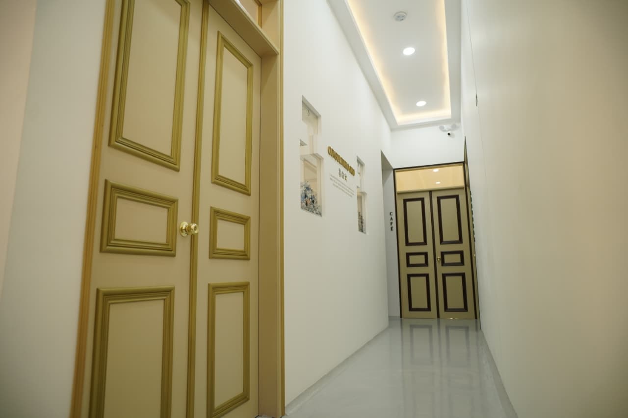 Gallery image